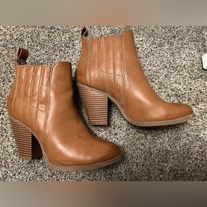 Francesca’s Booties Size 7